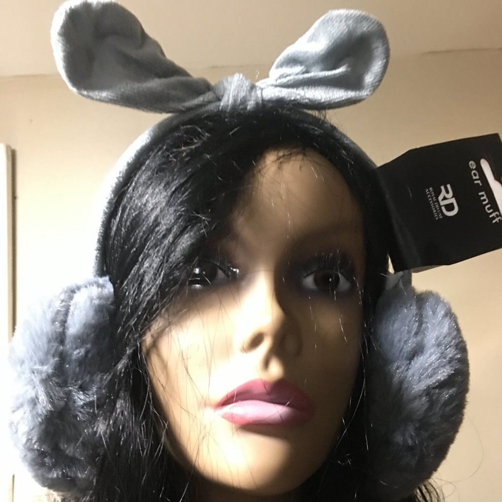 CUTE BOW OR EARS MUFFS